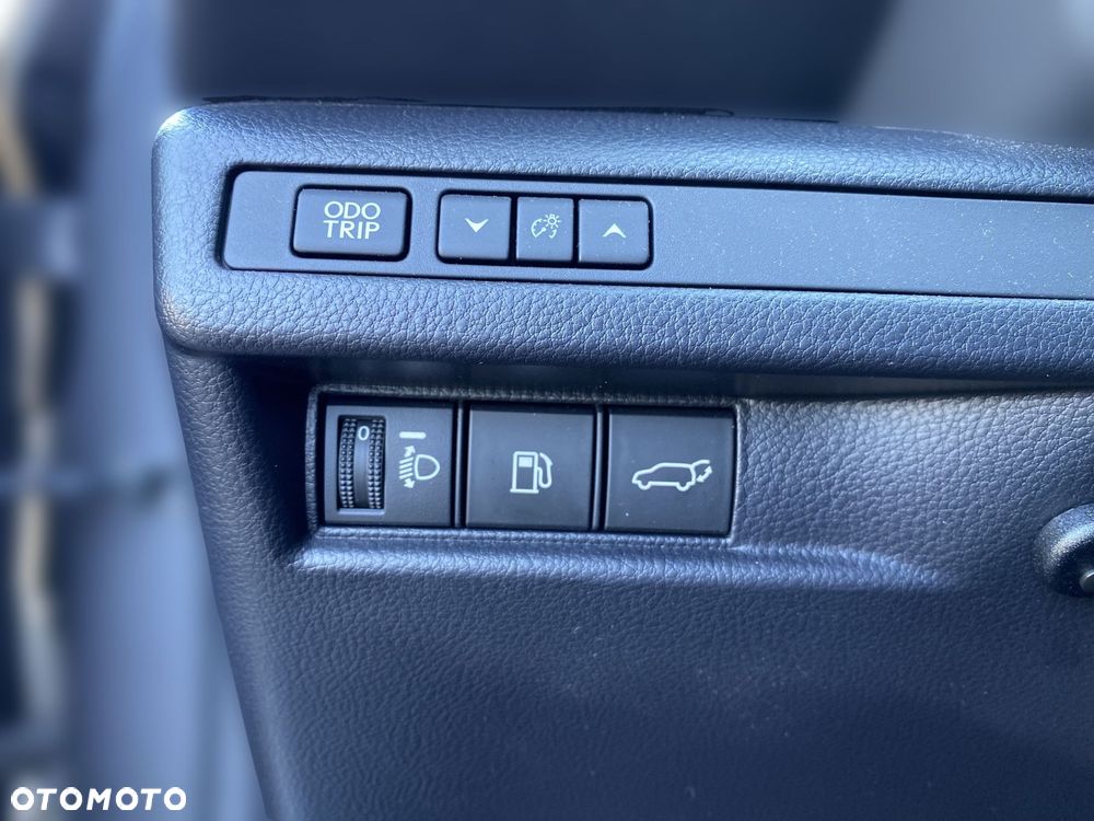 Lexus LBX 1.5 Hybrid Emotion - 23