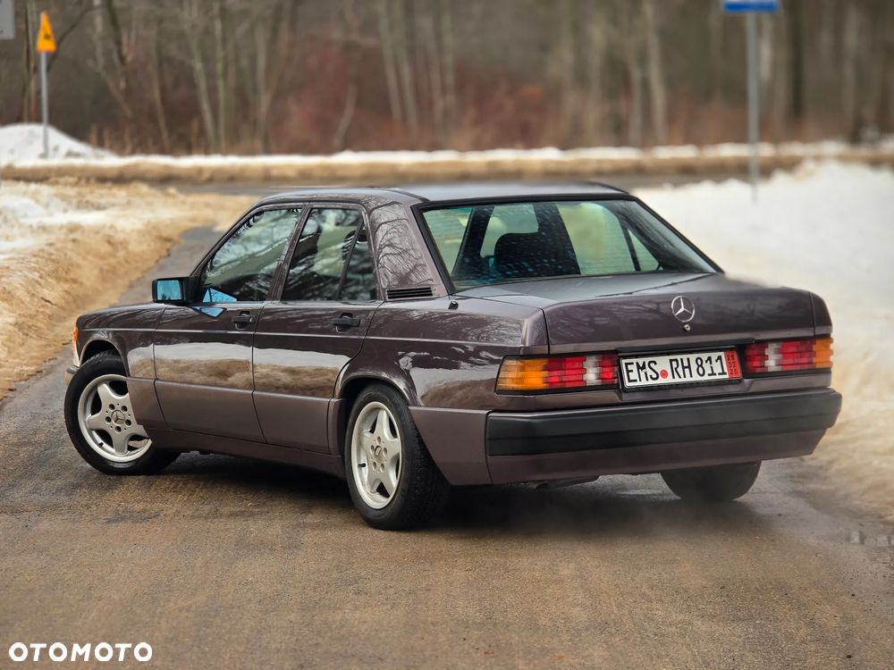 Mercedes-Benz W201 (190) - 3