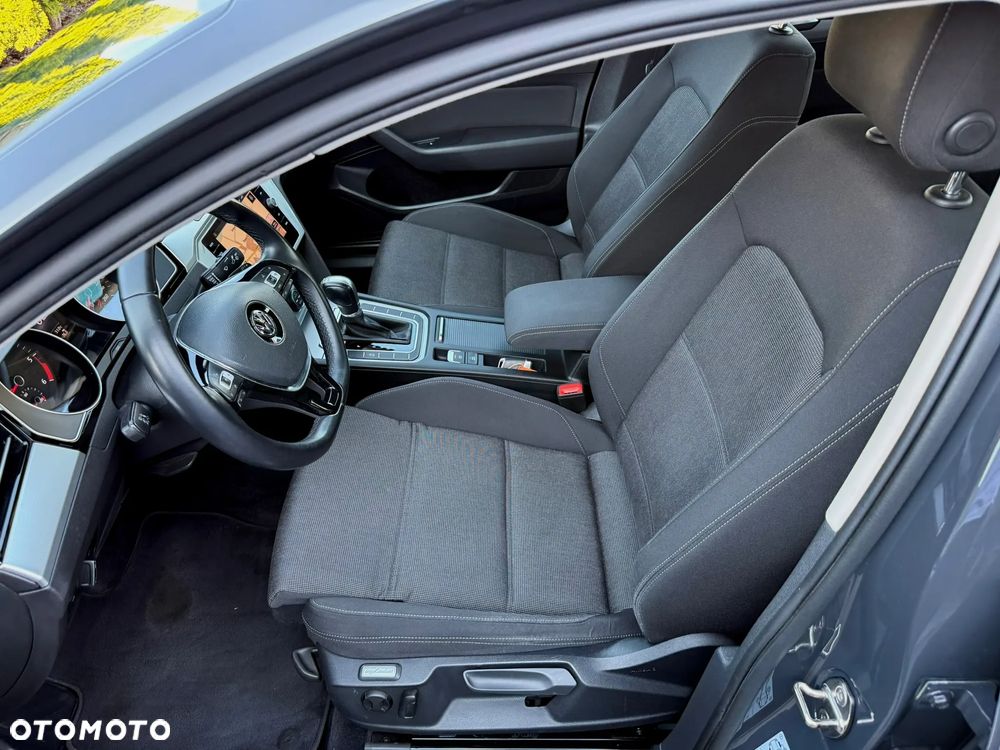 Volkswagen Passat 2.0 TDI SCR Comfortline DSG - 17