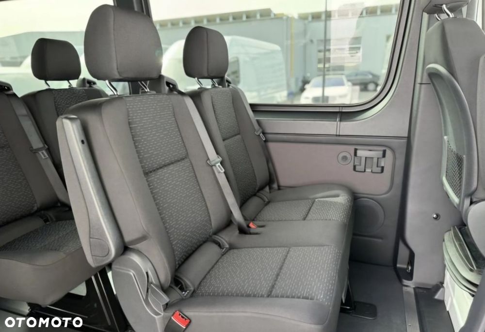 Mercedes-Benz Sprinter - 16