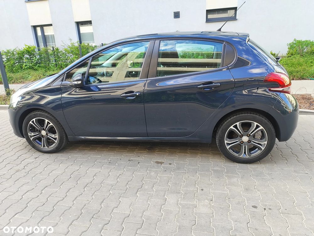 Peugeot 208 - 3