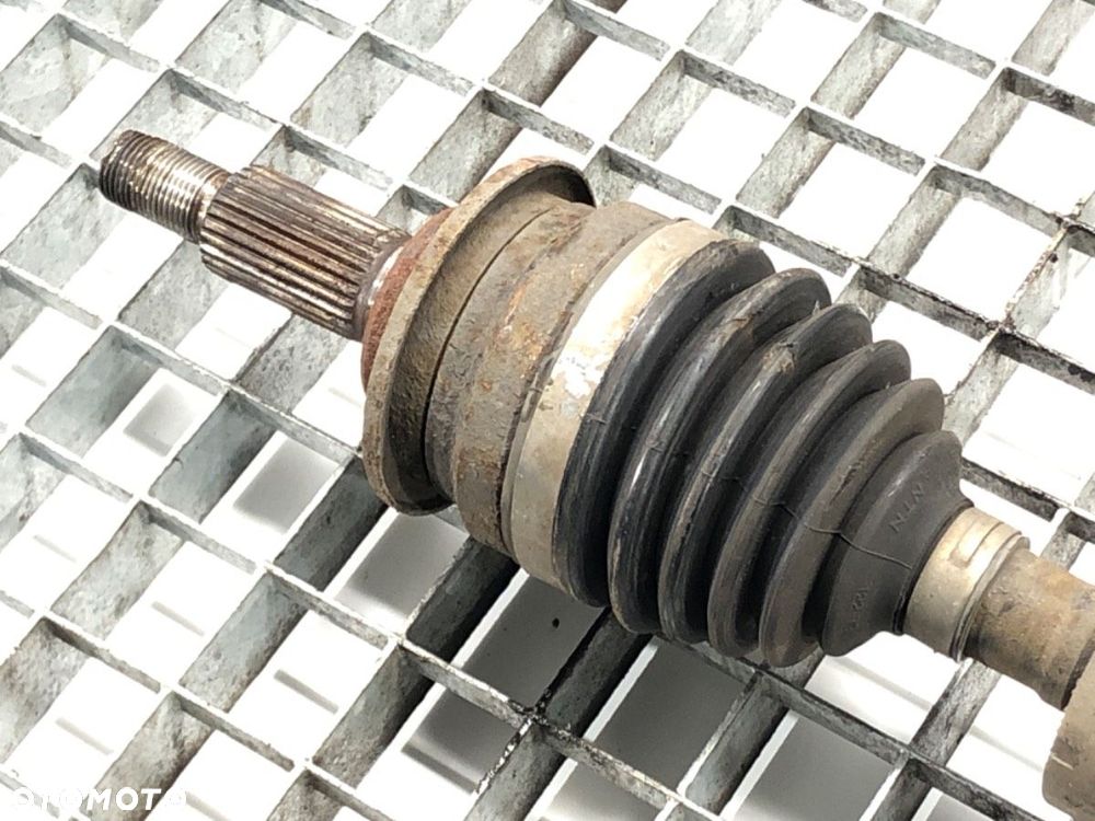 PÓŁOŚ PRAWY PRZÓD  SUZUKI SWIFT III (MZ, EZ) 2005 - 2022 1.3 (RS 413) 68 kW [92 KM] benzyna 2005 - 3