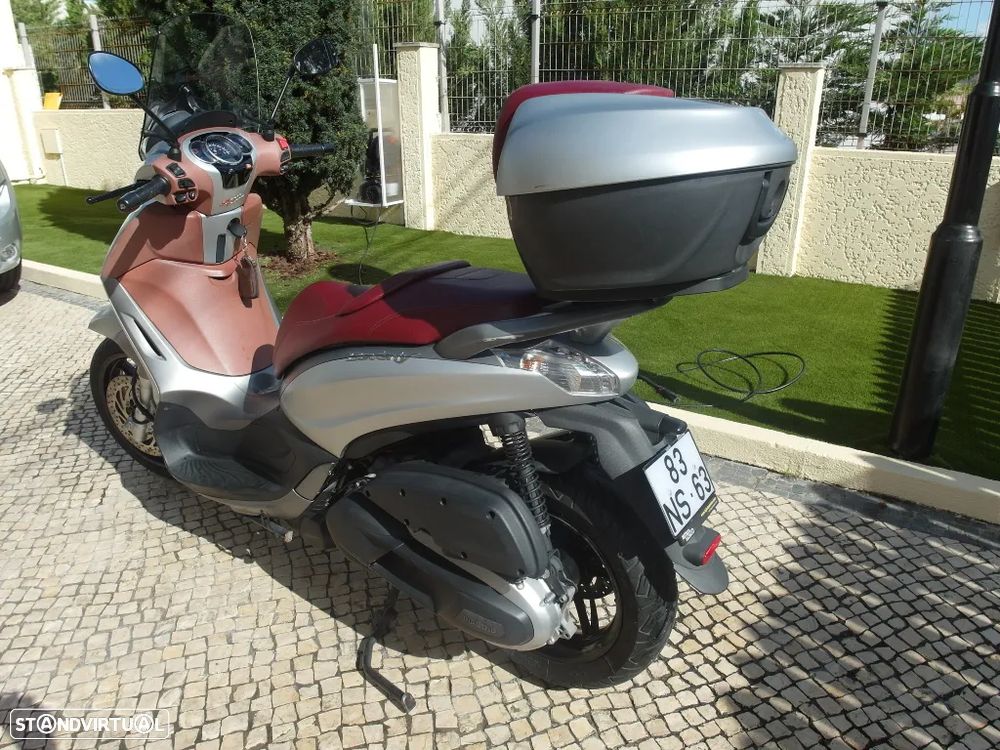 Piaggio Beverly Sport Turing 350 CC - 6