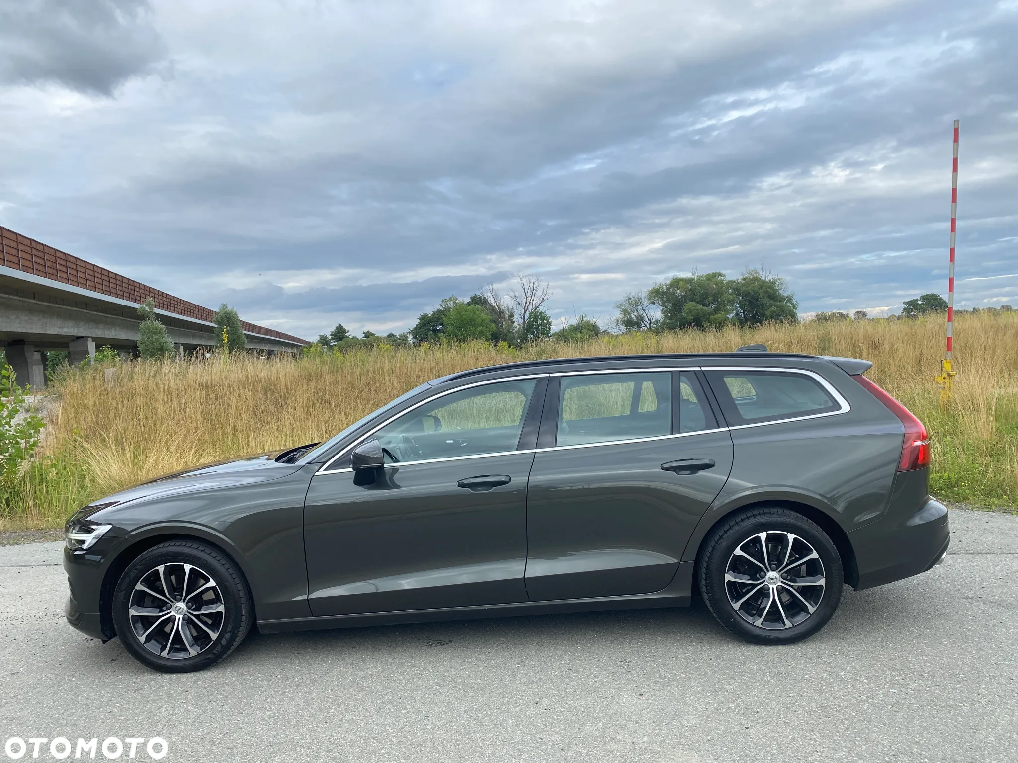 Volvo V60 B4 B Geartronic Momentum Pro - 10
