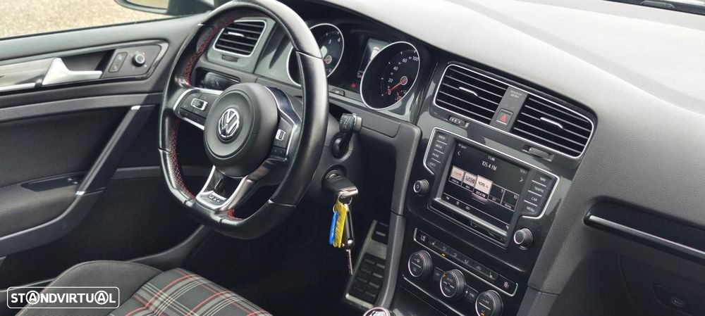 VW Golf 2.0 TSi GTi Performance - 42