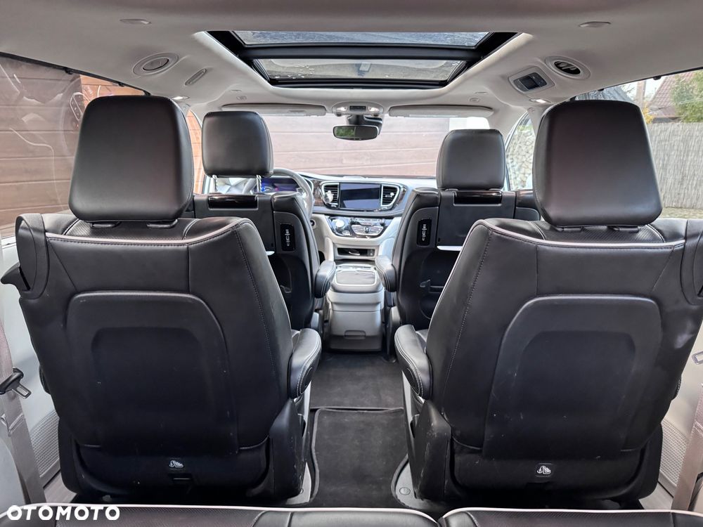Chrysler Pacifica - 17