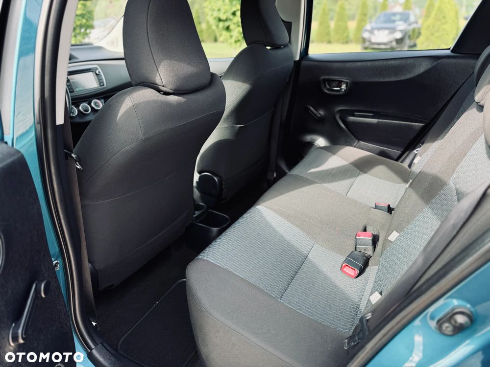 Toyota Yaris 1.33 VVT-i Lounge - 13