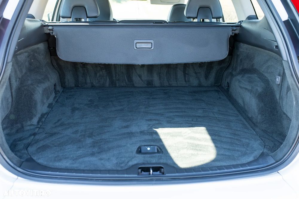 Volvo XC 60 D4 AWD Geartronic Momentum - 6