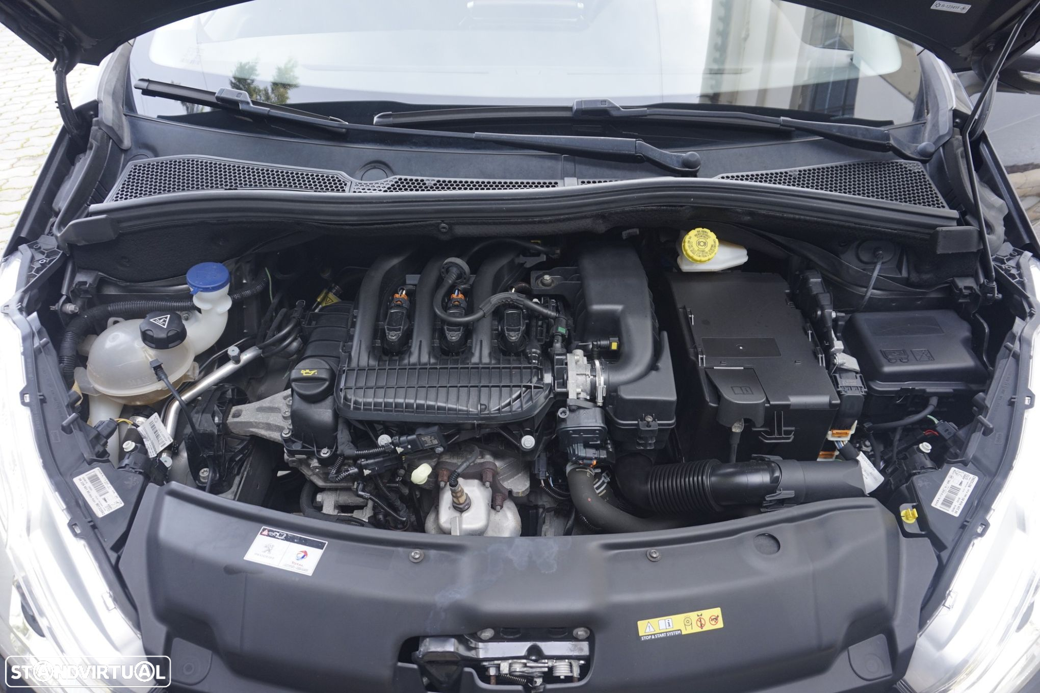 Peugeot 208 1.2 PureTech Signature - 24