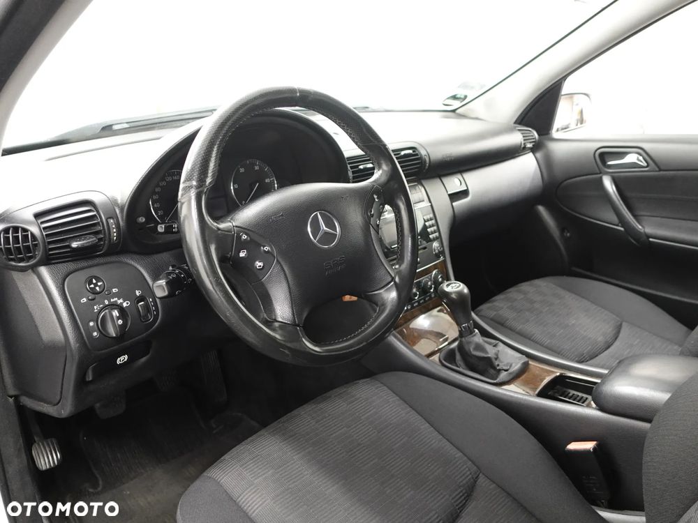 Mercedes-Benz Klasa C 220 CDI Classic - 18