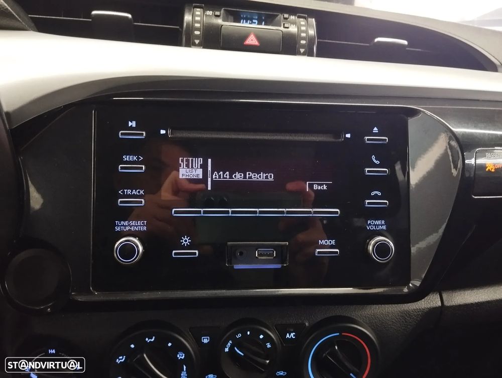 Toyota Hilux 2.4 D-4D 4WD CD CM - 20