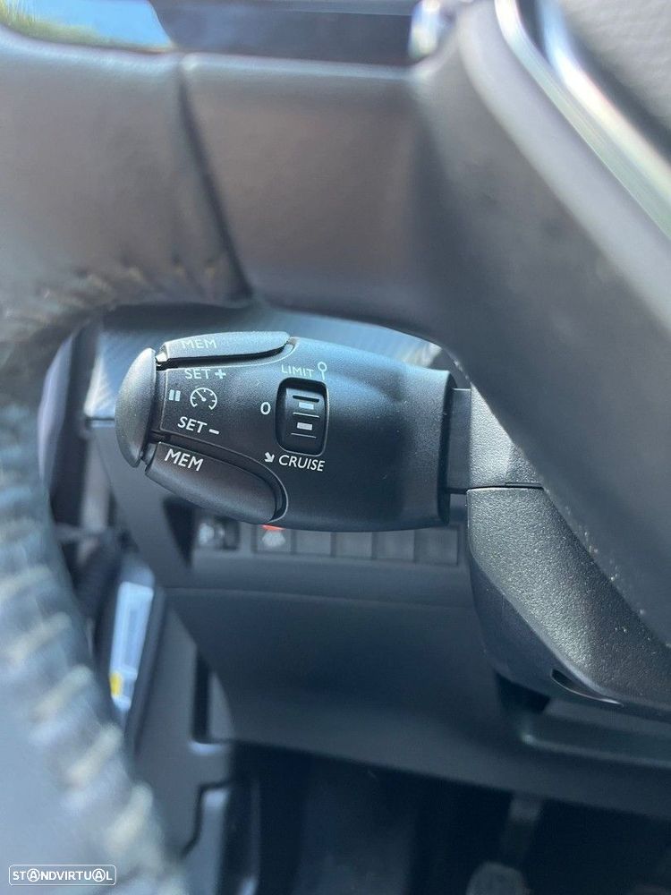 Peugeot 2008 1.2 PureTech Active - 14