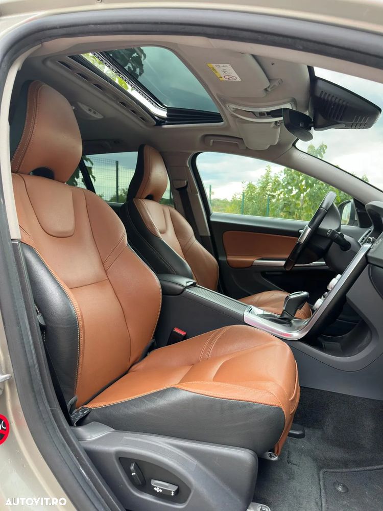 Volvo V60 D6 Plug-In-Hybrid AWD Geartronic Pure Limited - 15