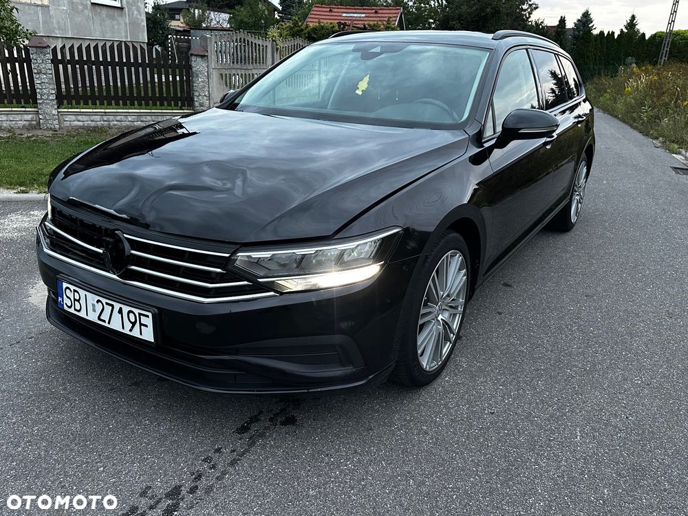 Volkswagen Passat - 1