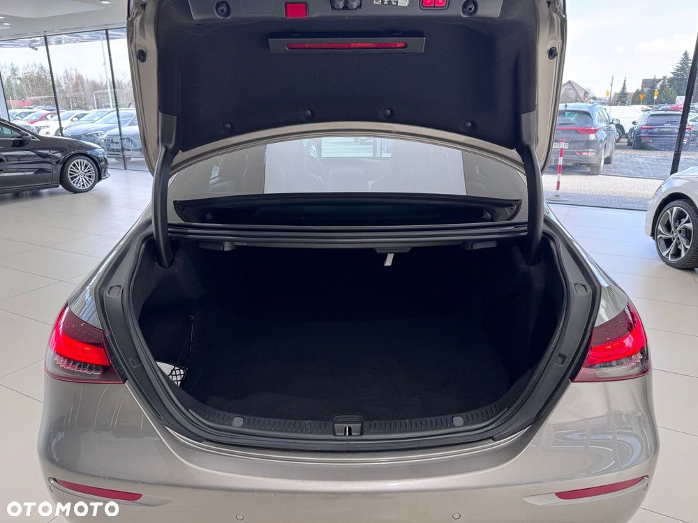 Mercedes-Benz Klasa E - 17