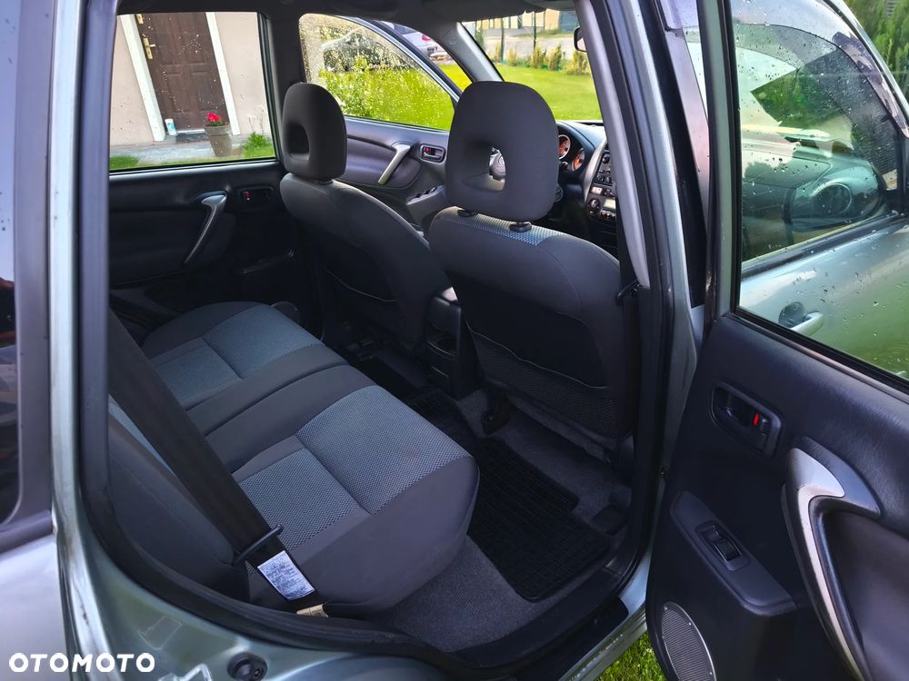Toyota RAV4 2.0 D-4D 4x4 - 20