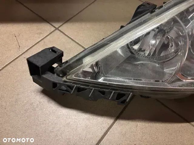 LAMPA PRZÓD LEWA PRAWA MAZDA 5 I - 14