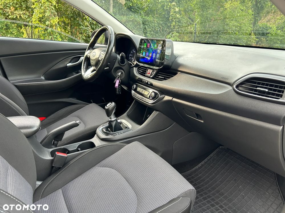 Hyundai i30 1.5 DPI Classic + - 6