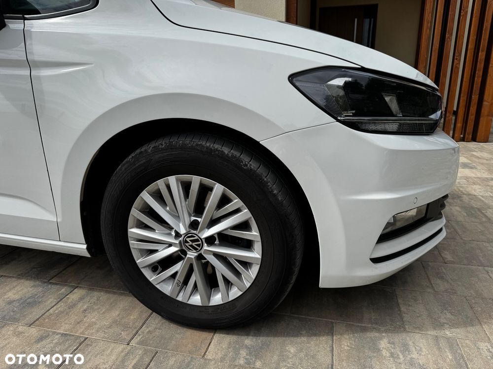 Volkswagen Touran - 9