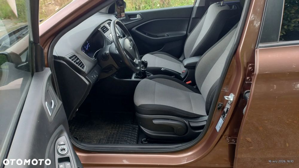 Hyundai i20 1.4 Comfort - 11