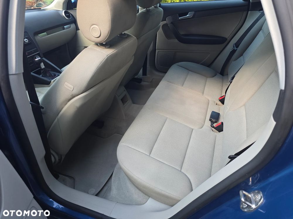 Audi A3 Sportback 1.9 TDI Attraction - 11