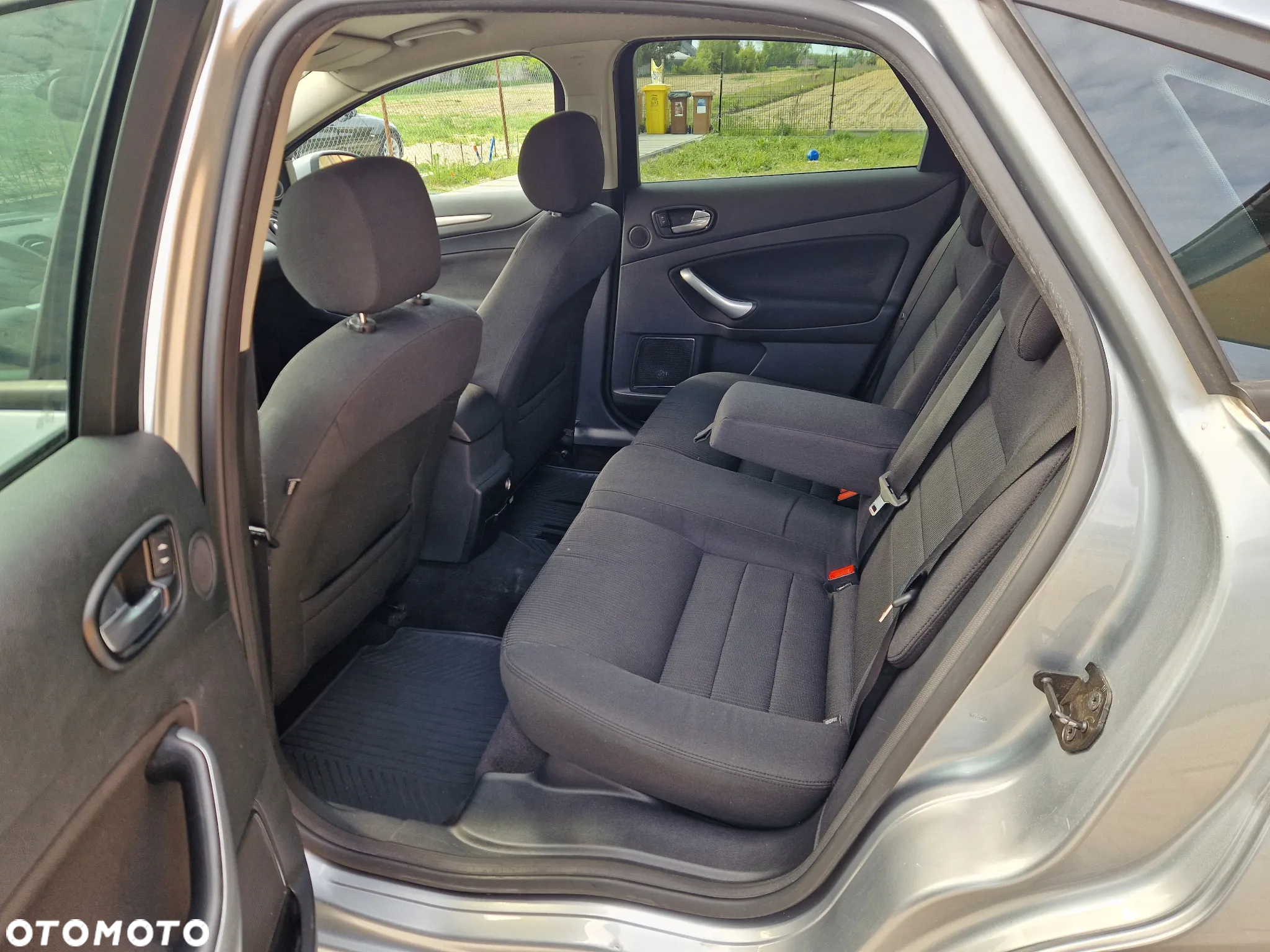 Ford Mondeo 1.8 TDCi Trend - 13