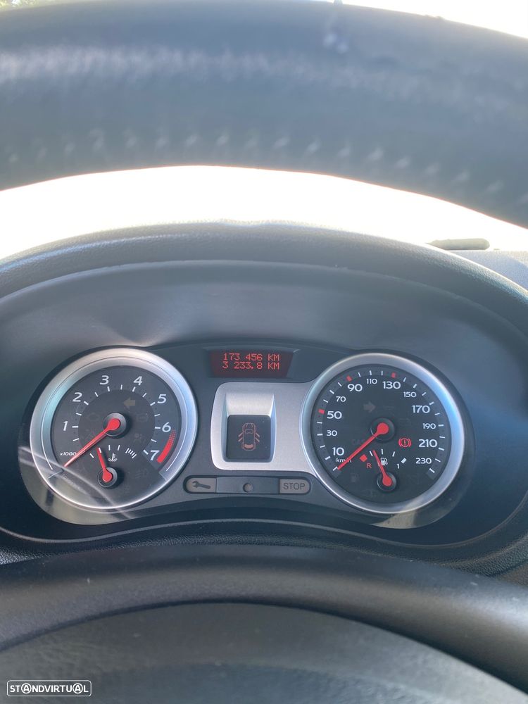 Renault Clio 1.2 16V Rip Curl II - 11