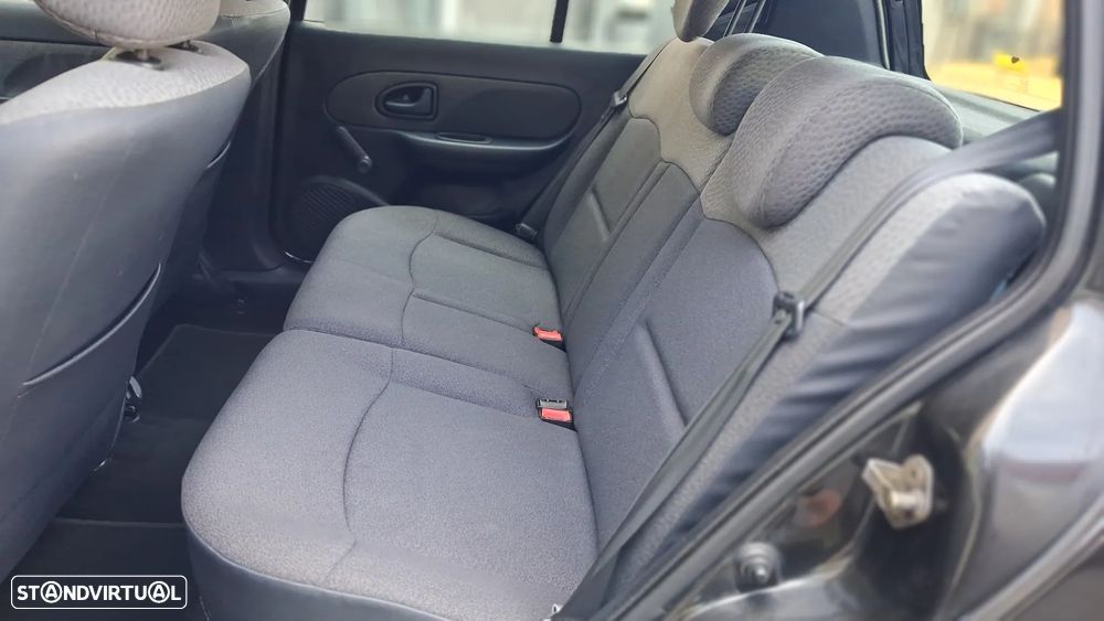 Renault Clio 1.2 16V Dynamique - 12