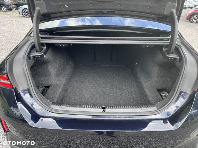 BMW Seria 5 520i - 29