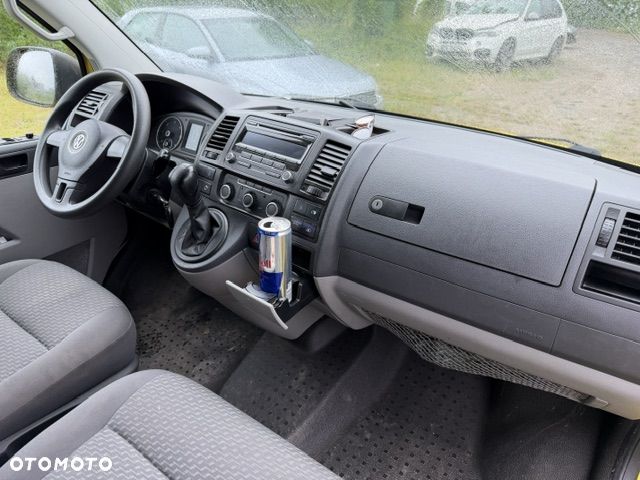 Volkswagen Caravelle - 23