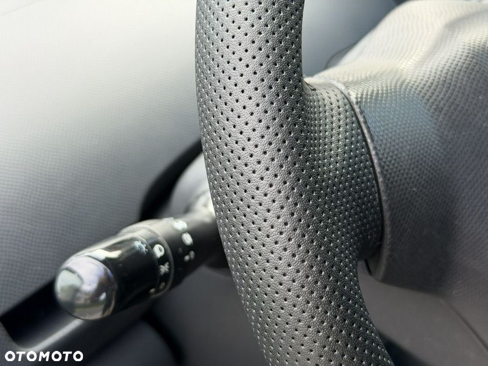 Toyota Yaris - 10