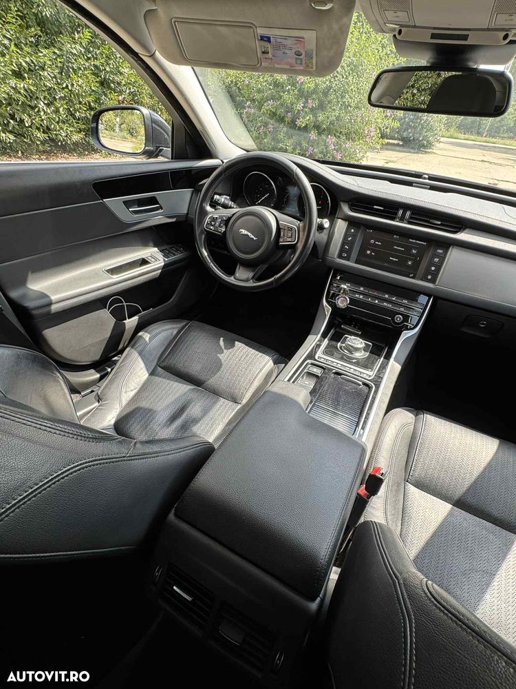 Jaguar XF 20d AWD R-Sport - 12