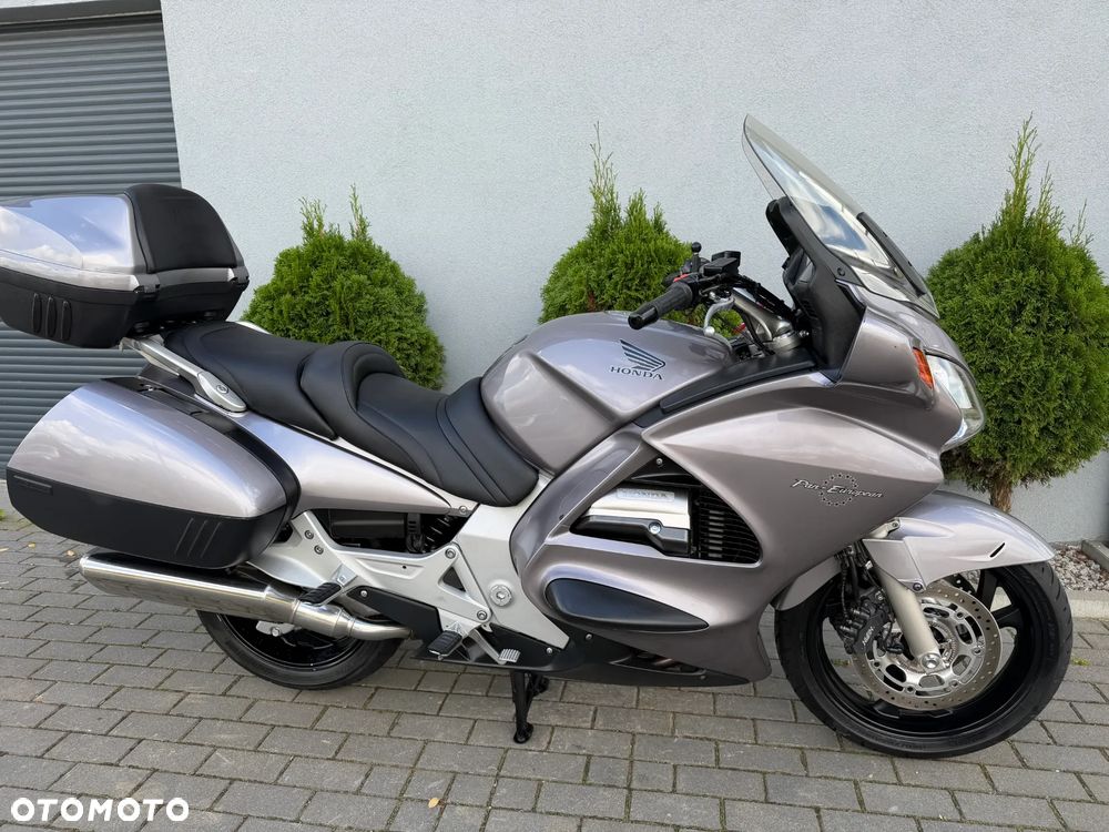 Honda ST - 4