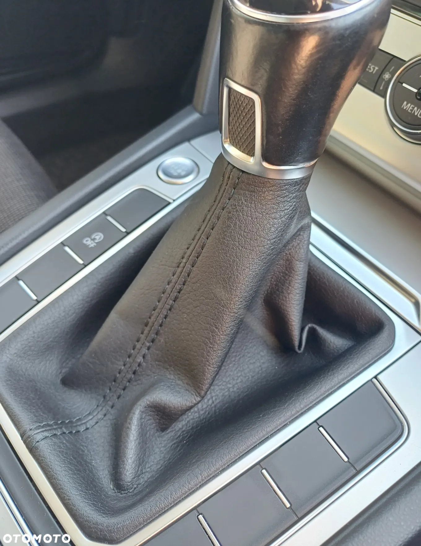 Volkswagen Passat 2.0 TDI BMT Comfortline - 29