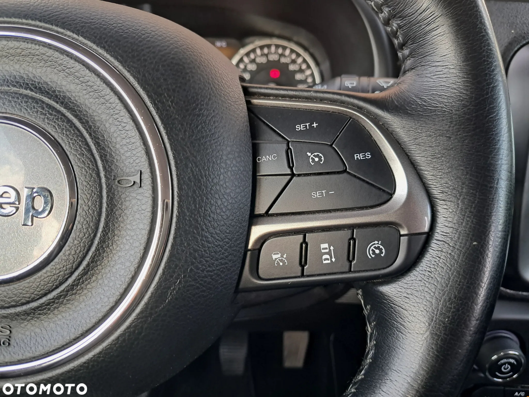 Jeep Renegade 1.4 MultiAir Limited FWD S&S - 25