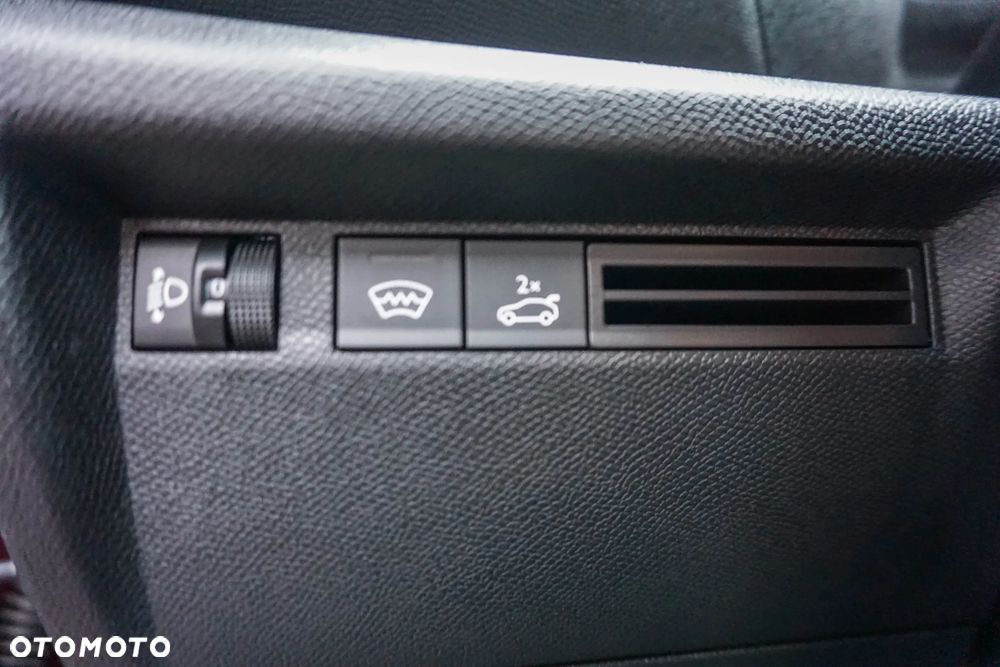 Citroën C4X 1.2 PureTech Plus S&S EAT8 - 24