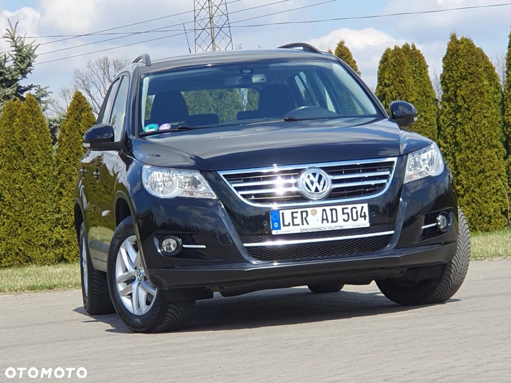 Volkswagen Tiguan - 1