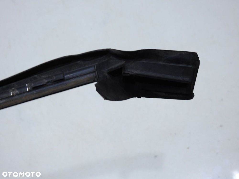 LISTWA SZYBY CZOŁOWEJ LEWA Z168 OPEL VECTRA C LIFT - 10