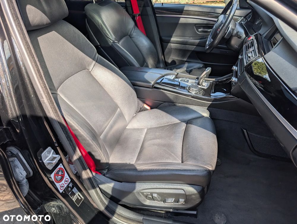 BMW Seria 5 520d xDrive - 27