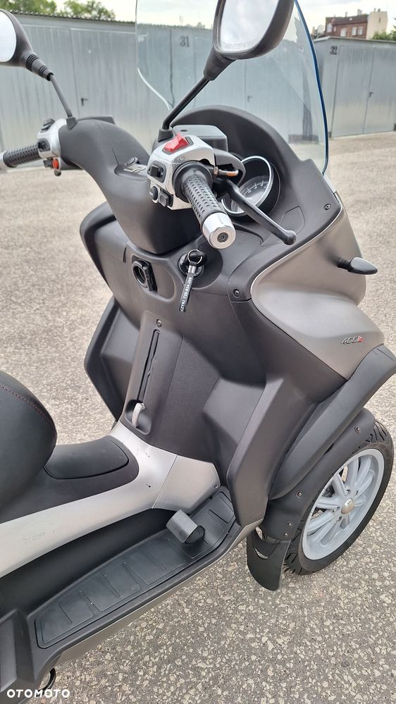 Piaggio MP-3 - 16