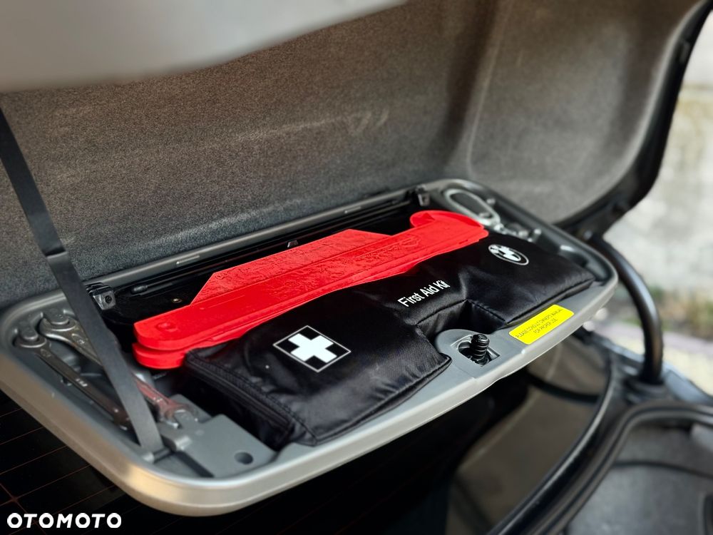 BMW Seria 7 750i L - 30