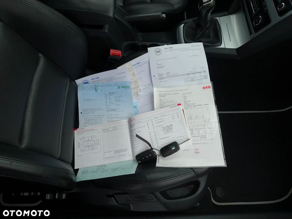 Skoda Octavia 2.0 TDI CR DPF RS - 17