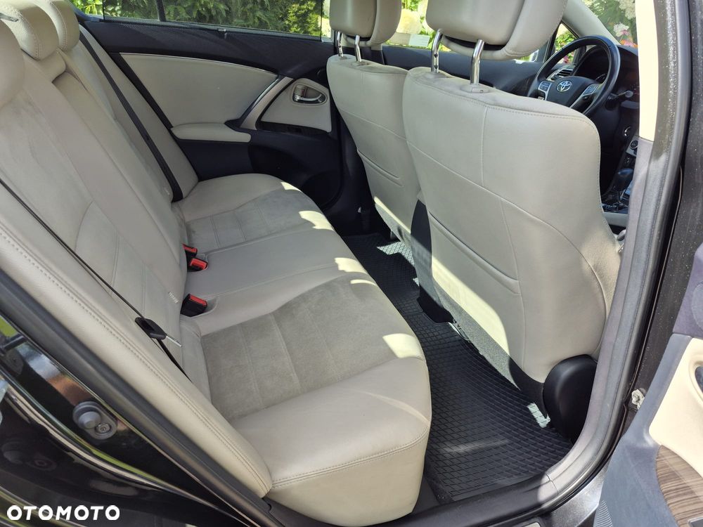 Toyota Avensis 2.2 D-4D Prestige - 8