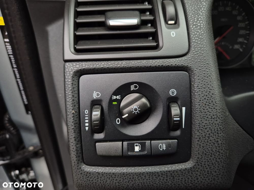 Volvo V50 2.0D Momentum - 16