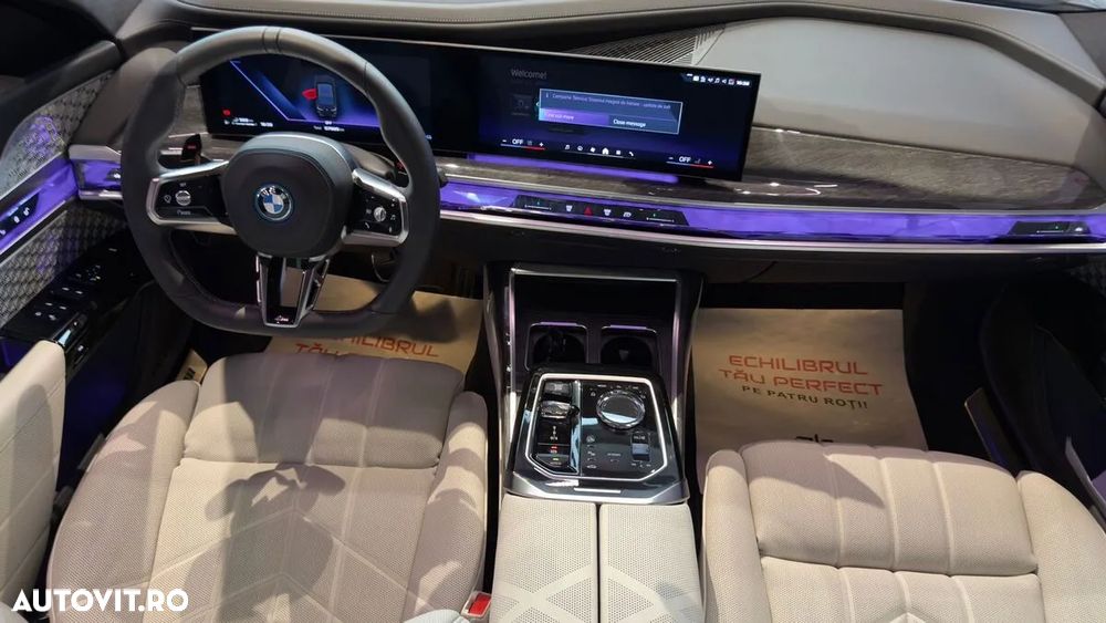 BMW M7 M760e xDrive AT PHEV - 35