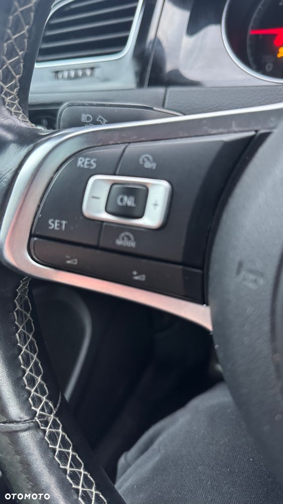 Volkswagen Golf - 16