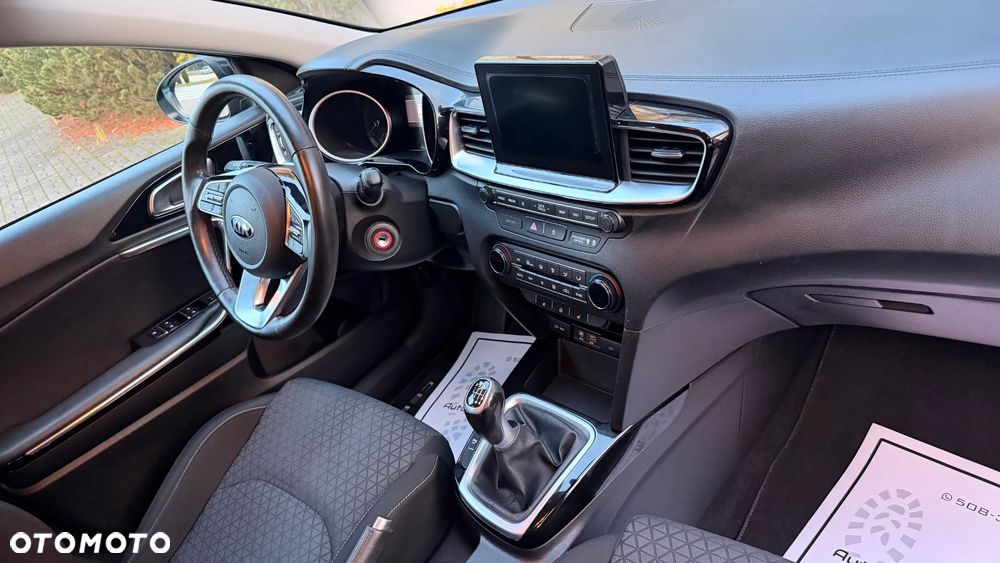 Kia Ceed - 8