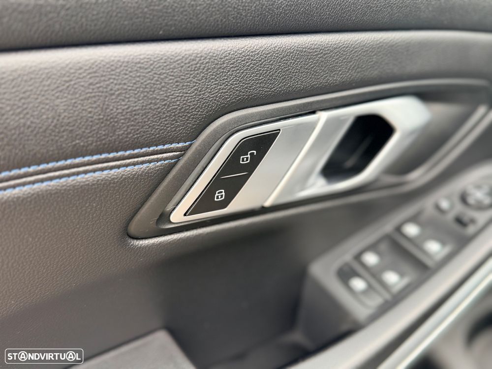 BMW 320 d Pack M Auto - 15