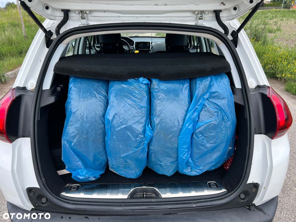Peugeot 2008 - 9