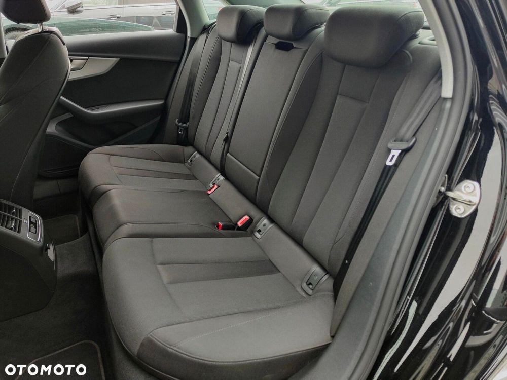 Audi A4 Limousine - 10